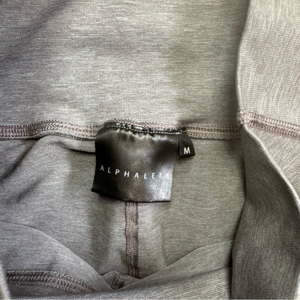 Alphalete Revival Leggings Size Medium Gray Full Length Leggings - Picture 7 of 13